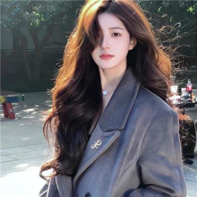 蝙蝠侠与哈莉·奎恩